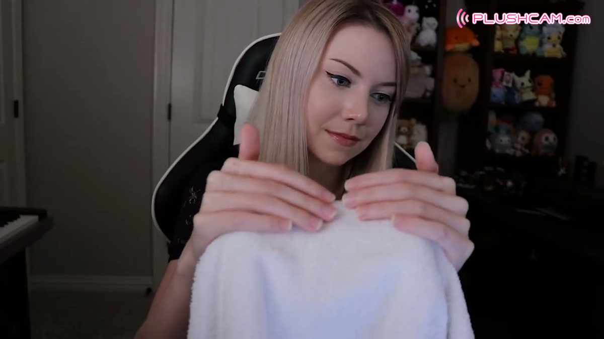 PLUSHCAM.com play live now get hot girls excited really fast on stream - DizzyKitten Towel Trigger ASMR (No Talking) video preview video screenshot screens picture photo 2